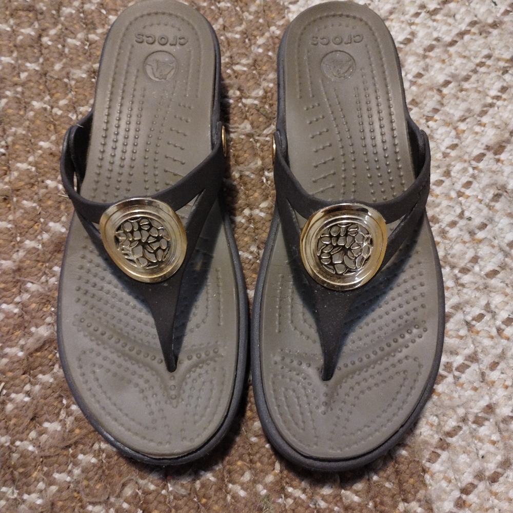 CROCS Sanrah Circle Slide Wedge Sandals
